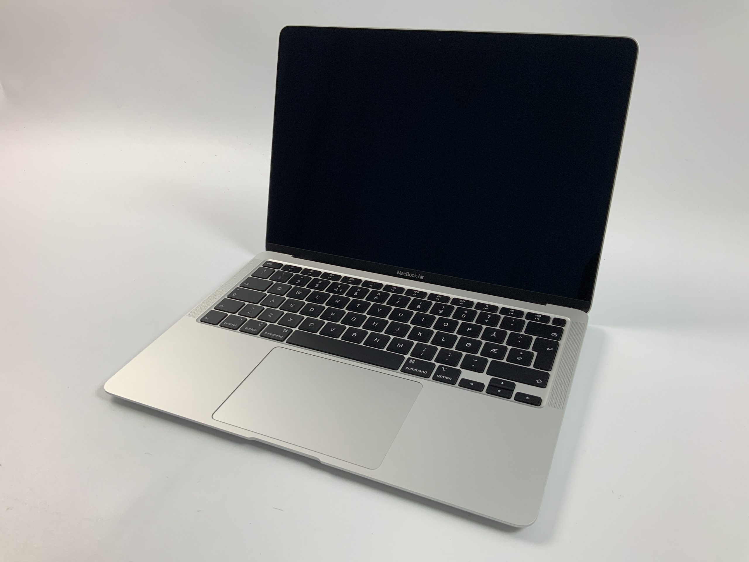 MacBook Air 13" Early 2020 (Intel Core i3 1.1 GHz 8 GB RAM 256 GB SSD), Silver, Intel Core i3 1.1 GHz, 8 GB RAM, 256 GB SSD, obraz 1